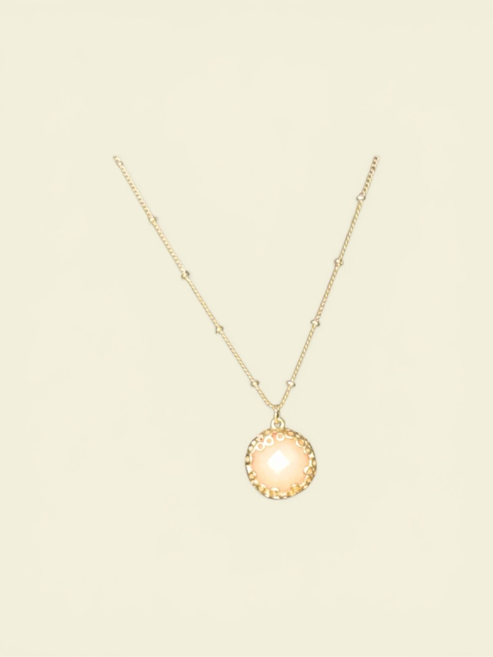 #375–❤️$5/$25❤️Gold-Tone Peach Pendant Necklace - Women's Jewelry